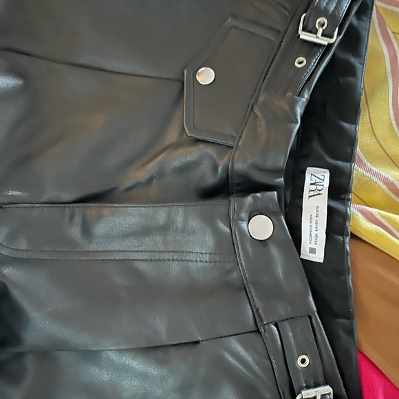 Zara faux leather trousers - Picture 4 of 10